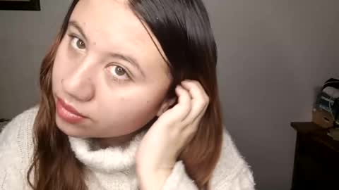 EIMY   MODEL INDEPENDENT online show from 02/24/25, 05:11