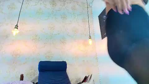Eimy online show from 06/18/26, 08:35
