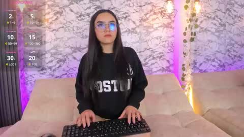 eimy_rosse18 online show from 11/25/25, 12:38