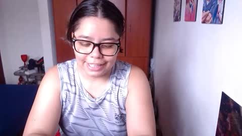 eimy_saenzz online show from 11/09/25, 04:27
