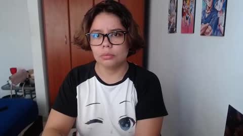 eimy_saenzz online show from 11/18/25, 01:48