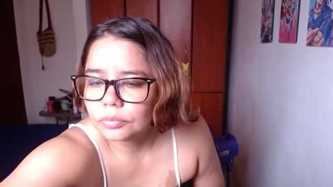 Snapshot of eimy_saenzz chatting on 02/01/26, 05:33 eimy_saenzz online show from 02/01/26, 05:33