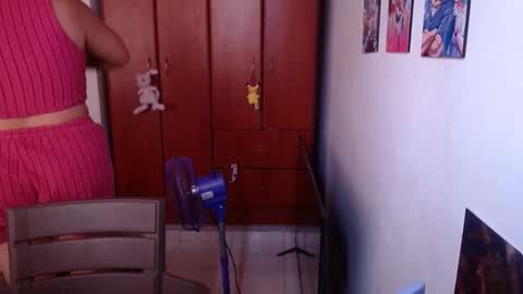 Snapshot of eimy_saenzz chatting on 02/15/26, 05:20 eimy_saenzz online show from 02/15/26, 05:20