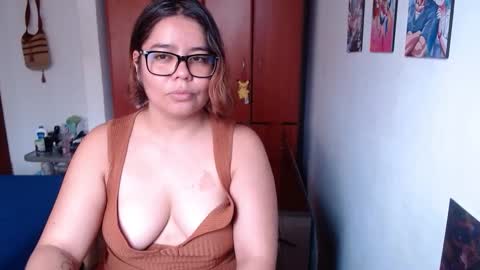 Snapshot of eimy_saenzz chatting on 02/17/26, 04:57 eimy_saenzz online show from 02/17/26, 04:57
