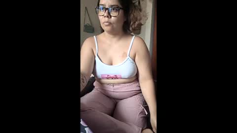 Snapshot of eimy_saenzz chatting on 03/04/26, 05:30 eimy_saenzz online show from 03/04/26, 05:30