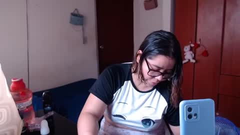 Snapshot of eimy_saenzz chatting on 04/02/26, 04:37 eimy_saenzz online show from 04/02/26, 04:37