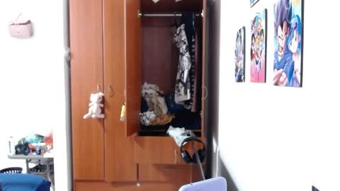 Snapshot of eimy_saenzz chatting on 04/25/26, 01:41 eimy_saenzz online show from 04/25/26, 01:41