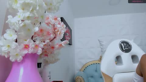 Snapshot of eimy_skinny chatting on 11/04/25, 06:40 eimy online show from 11/04/25, 06:40