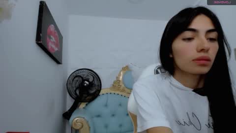 Snapshot of eimy_skinny chatting on 01/16/26, 12:31 eimy online show from 01/16/26, 12:31