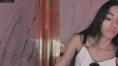 Snapshot of eimy_skinny chatting on 02/19/26, 01:29 eimy online show from 02/19/26, 01:29