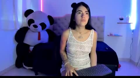 Snapshot of eimyy_rouse chatting on 02/13/26, 10:17 eimyy_rouse online show from 02/13/26, 10:17