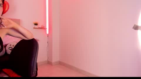 eimyy_rouse online show from 02/16/26, 08:05