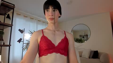 Einyel  online show from 11/24/25, 08:30