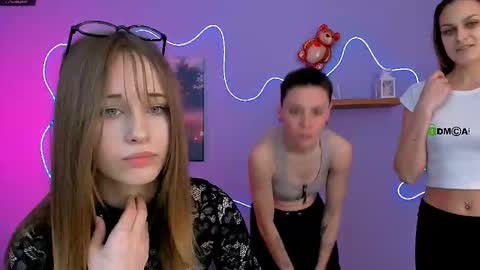 Snapshot of eira_mouse chatting on 03/17/26, 09:34 Sweet Eira online show from 03/17/26, 09:34