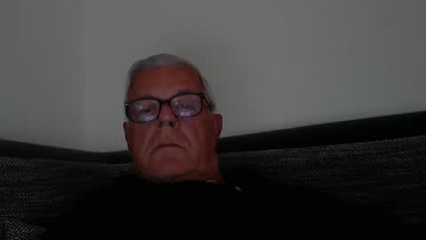 Snapshot of eisbaer1957 chatting on 10/12/25, 04:06 eisbaer1957 online show from 10/12/25, 04:06