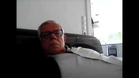 Snapshot of eisbaer1957 chatting on 06/06/26, 01:27 eisbaer1957 online show from 06/06/26, 01:27
