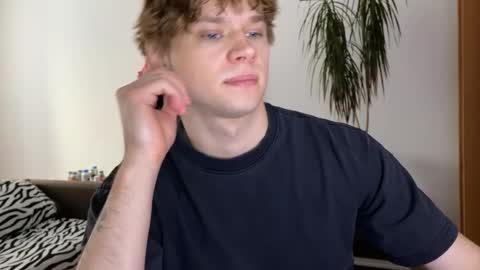 Eitan online show from 02/25/25, 12:24