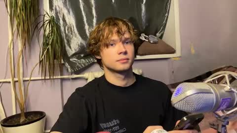 Eitan online show from 10/20/25, 03:45