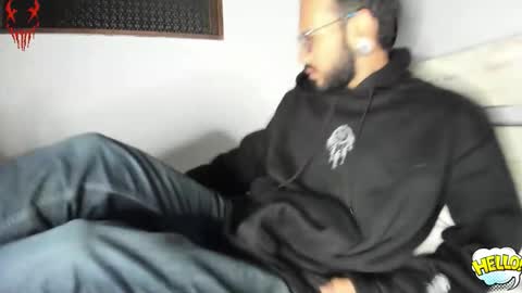 eithan_rune online show from 01/12/26, 08:19