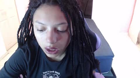 eiviiy1609 online show from 12/05/25, 01:42