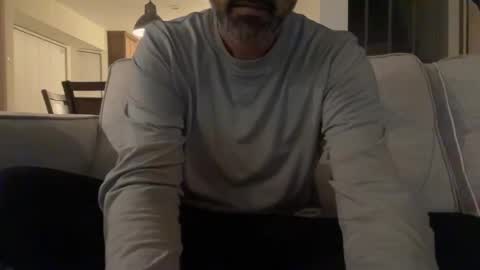 Snapshot of ejameshhh chatting on 10/18/25, 03:53 ejameshhh online show from 10/18/25, 03:53