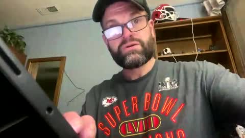 Snapshot of ejbooker11 chatting on 01/04/25, 01:53 PiedPiper online show from 01/04/25, 01:53