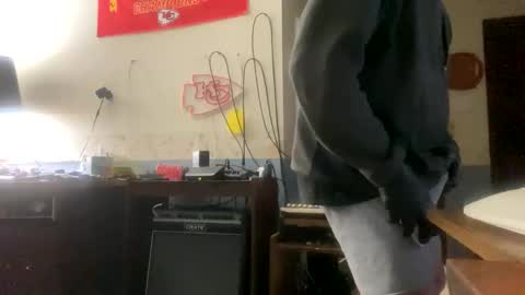 Snapshot of ejbooker11 chatting on 12/19/25, 10:11 PiedPiper online show from 12/19/25, 10:11