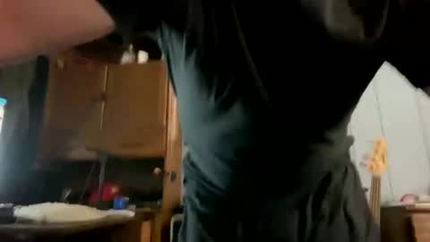 Snapshot of ejbooker11 chatting on 12/23/25, 09:40 PiedPiper online show from 12/23/25, 09:40