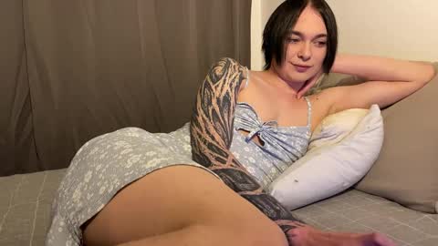 Snapshot of ekoebm chatting on 11/18/25, 03:12 Sweeet popcorn online show from 11/18/25, 03:12