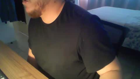 Snapshot of ekudemic chatting on 11/17/25, 06:24 Juan Pablo M online show from 11/17/25, 06:24