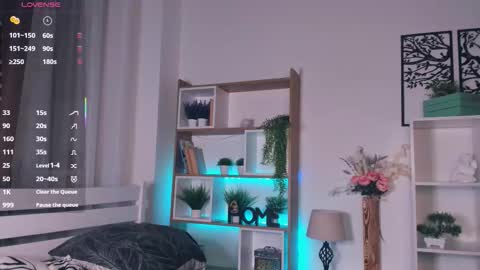 Elis 3 online show from 10/18/25, 10:21