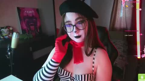 If you like it when I meow give me a thumbs up online show from 10/21/25, 08:15