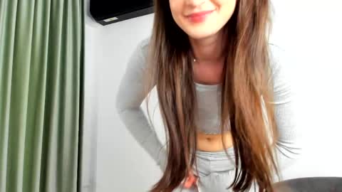 Snapshot of elaanna chatting on 04/30/26, 06:42 Ela online show from 04/30/26, 06:42