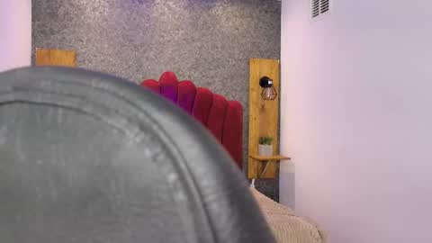 Snapshot of elaia_muller chatting on 11/26/25, 03:07 Elaia online show from 11/26/25, 03:07