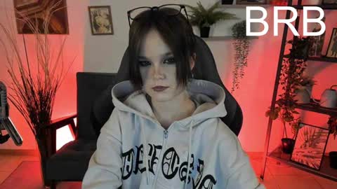 Your sweet girl online show from 12/01/24, 11:36