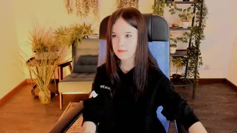 Snapshot of elainebeness chatting on 01/13/26, 07:30 Your sweet girl online show from 01/13/26, 07:30