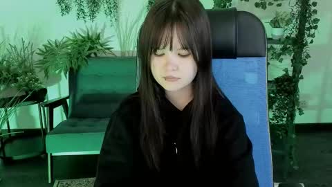 Snapshot of elainebeness chatting on 02/06/26, 10:13 Your sweet girl online show from 02/06/26, 10:13