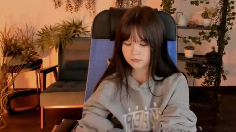 Snapshot of elainebeness chatting on 02/10/26, 07:51 Your sweet girl online show from 02/10/26, 07:51