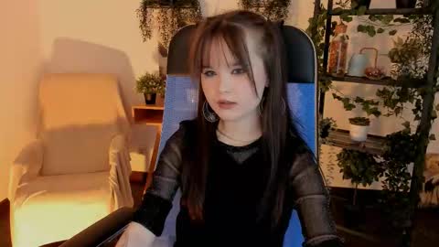 Snapshot of elainebeness chatting on 02/15/26, 04:25 Your sweet girl online show from 02/15/26, 04:25