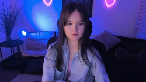 Snapshot of elainebeness chatting on 03/30/26, 01:28 Your sweet girl online show from 03/30/26, 01:28