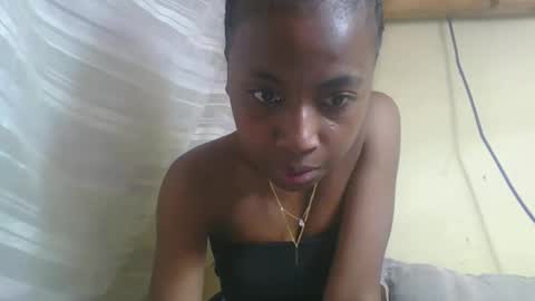 Snapshot of elalia1234 chatting on 09/20/25, 04:02 elalia1234 online show from 09/20/25, 04:02