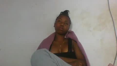 Snapshot of elalia1234 chatting on 09/24/25, 03:21 elalia1234 online show from 09/24/25, 03:21