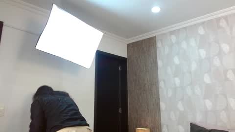 elamurray online show from 11/05/25, 11:21