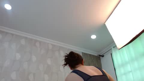 elamurray online show from 11/12/25, 11:43