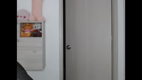 elandor online show from 11/30/25, 08:02