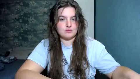 Snapshot of elanis_blair chatting on 05/16/26, 12:18 Elanis online show from 05/16/26, 12:18