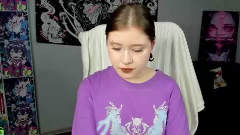 Snapshot of elara_irving chatting on 07/12/26, 03:08 Elly online show from 07/12/26, 03:08
