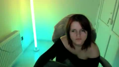 Evie online show from 05/10/26, 06:51