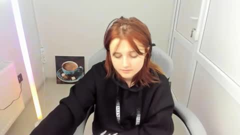 Evie online show from 05/13/26, 07:28
