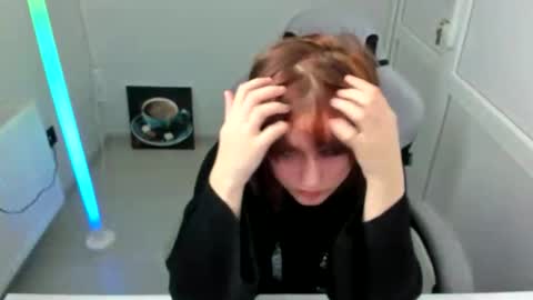 Evie online show from 05/17/26, 07:06